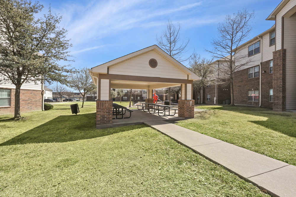 Worthington Point Crowley, TX (817) 2970952